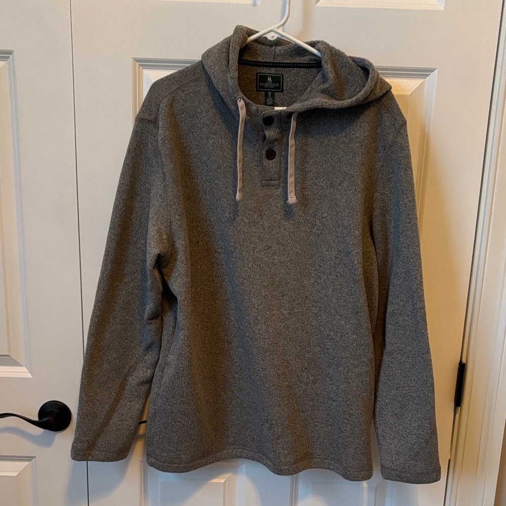 Men’s GH Bass and Company hoodie size XL